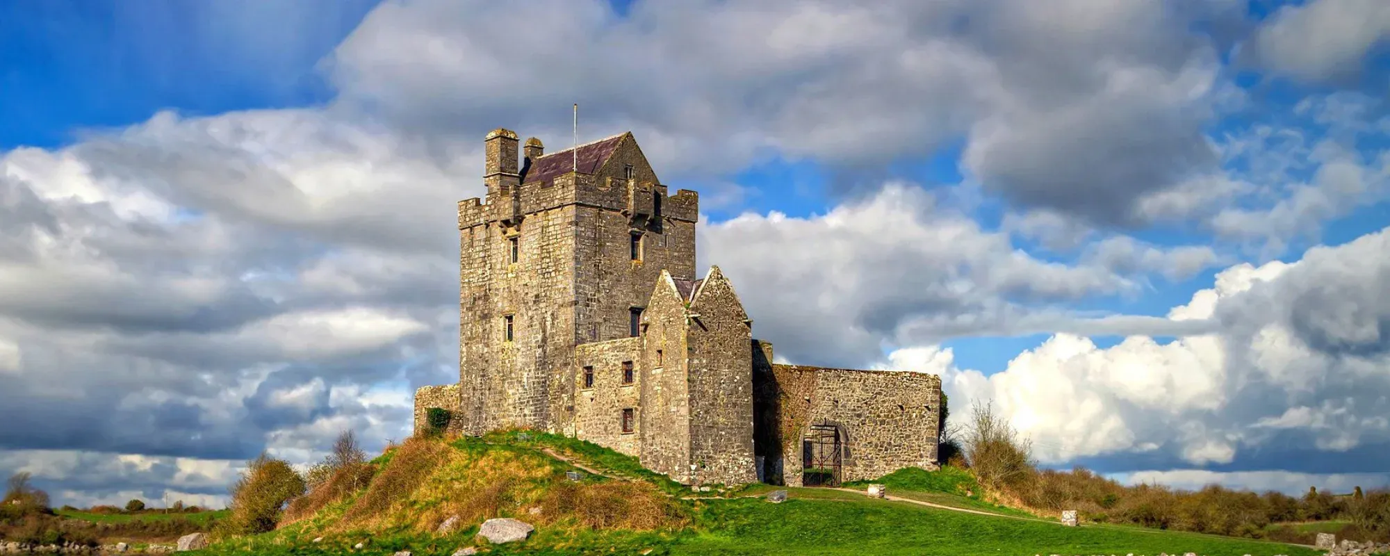 dunguaire-castle-kinvara-county-galway-ireland-newway.webp