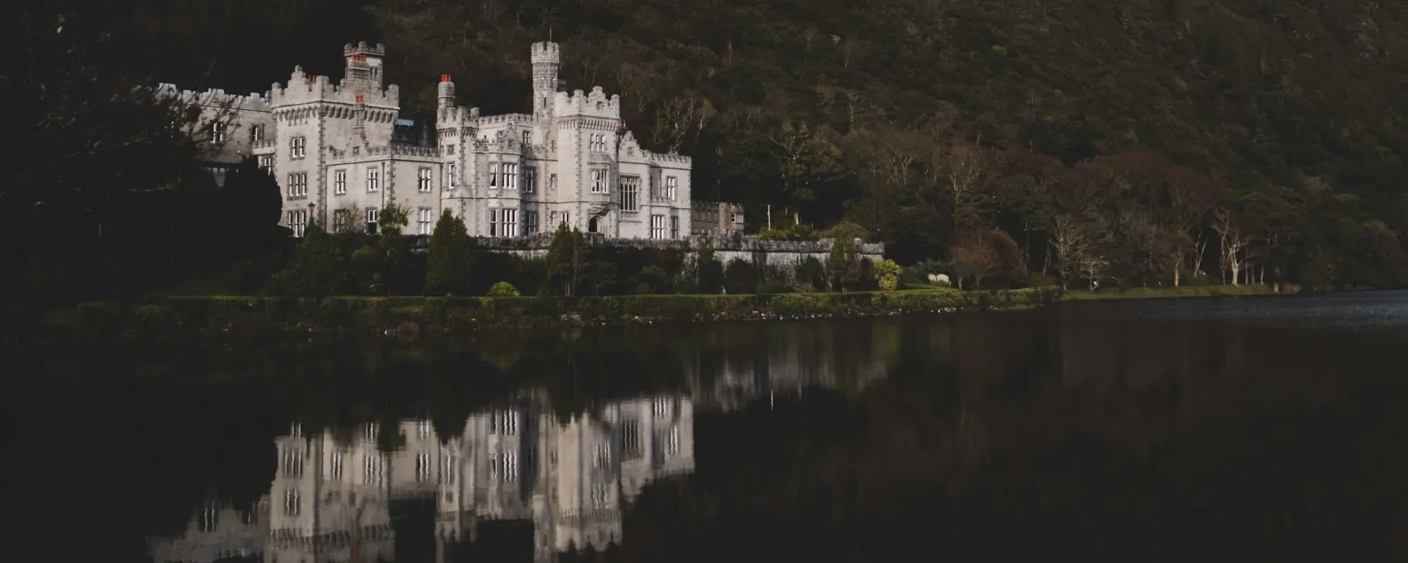 kylemore_abbey_connemara_newway-car-hire.webp